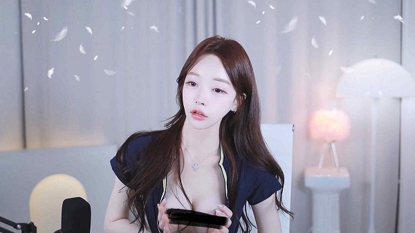 韩国BJ cherrybest 高颜值主播性感尺度热舞48V【2.32G】
